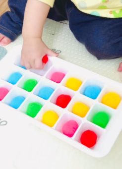 ぽんぽんを使った遊び