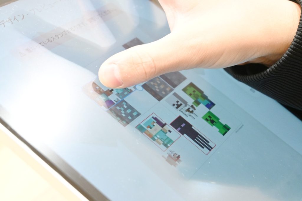 タッチ操作でスタンプの大きさも変えられます