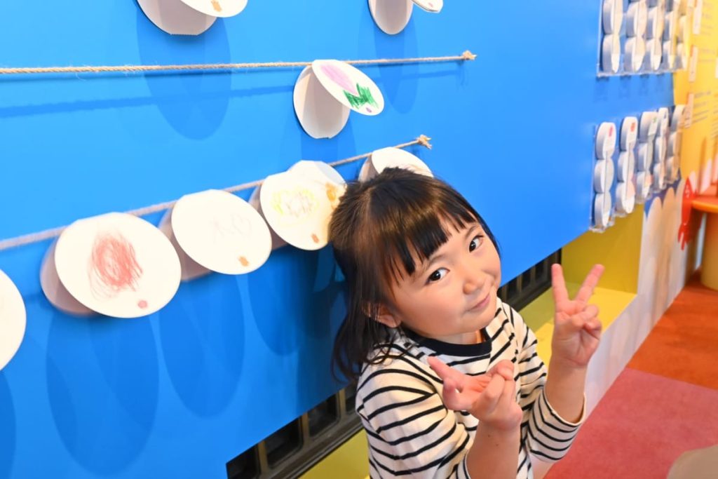 まるで絵馬のようなイラストと一緒に記念写真!