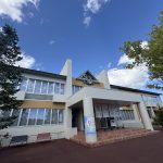 北海道の中学校跡地をリノベ！ ワークショップや屋内施設など、親子で楽しく学べるナチュの森「自然と科学のミュージアム 森の工舎」がおすすめ