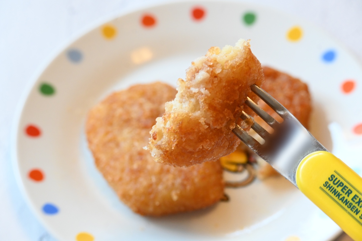 コロッケはほくほく甘く、大人でもかなりおいしいと思えるお味に