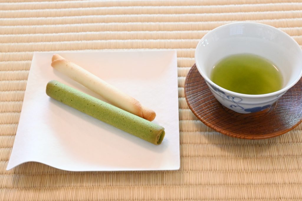 水出しの煎茶と合わせていただくシガール