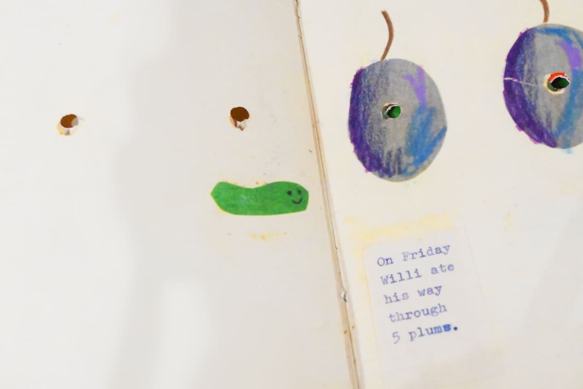 ダミーブック『みみずのウィリーのいっしゅうかん』、エリック・カール絵本美術館、1969年