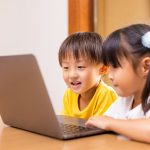 【子どもが好きなアニメトップ10】「ドラえもん」「ポケモン」だけじゃない！ 「ブルーイ」「ギャビーのドールハウス」など親世代とは違う“令和キッズ定番アニメ”もランクイン＜HugKum総研＞