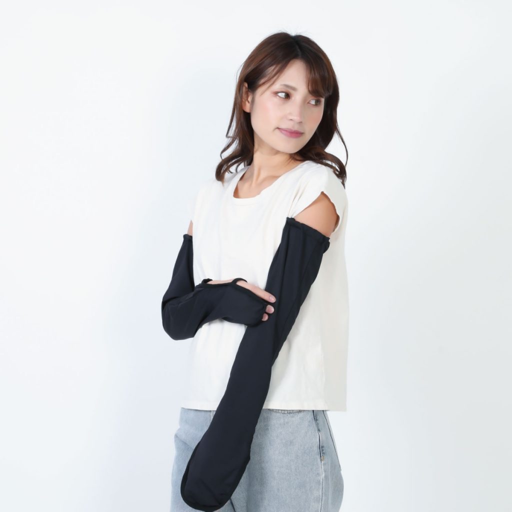 「キシリミント ロングアームカバー」3,630円
