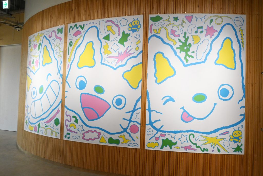 展覧会のアートビジュアルは佐々木俊さんが担当