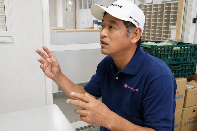 熱心にお話くださる、村田さん。