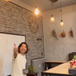 「職員室をおしゃれなカフェ」にしたら、先生たちも楽しくなって会話が広がった！全国から視察も来る兵庫県の公立小学校、考えて実行したのは図工の先生